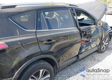 2017 Toyota Rav4 Xle z USA, uszkodzony, nr VIN 2T3WFREV6HW379224